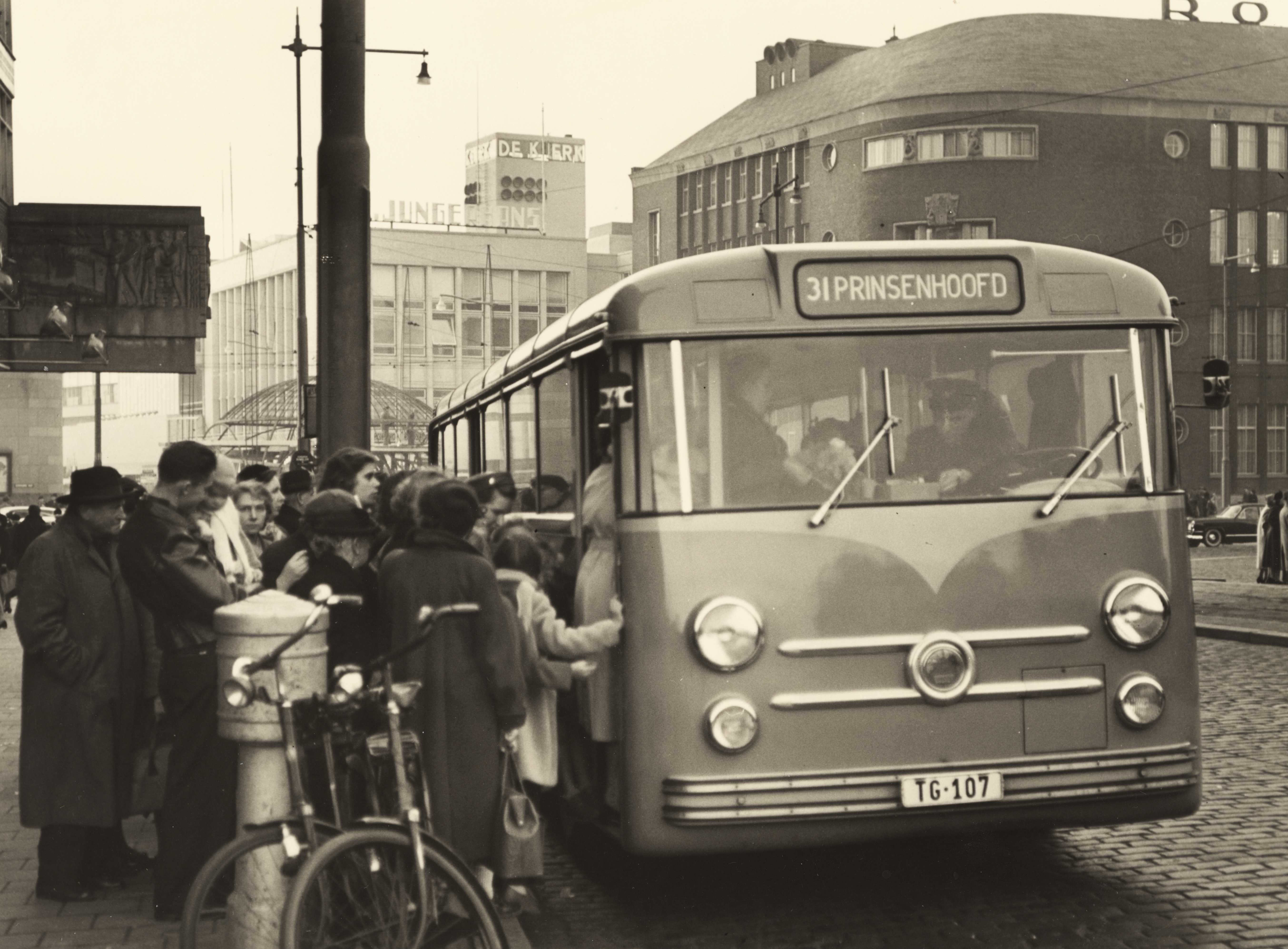 1953 Saurer 4  a