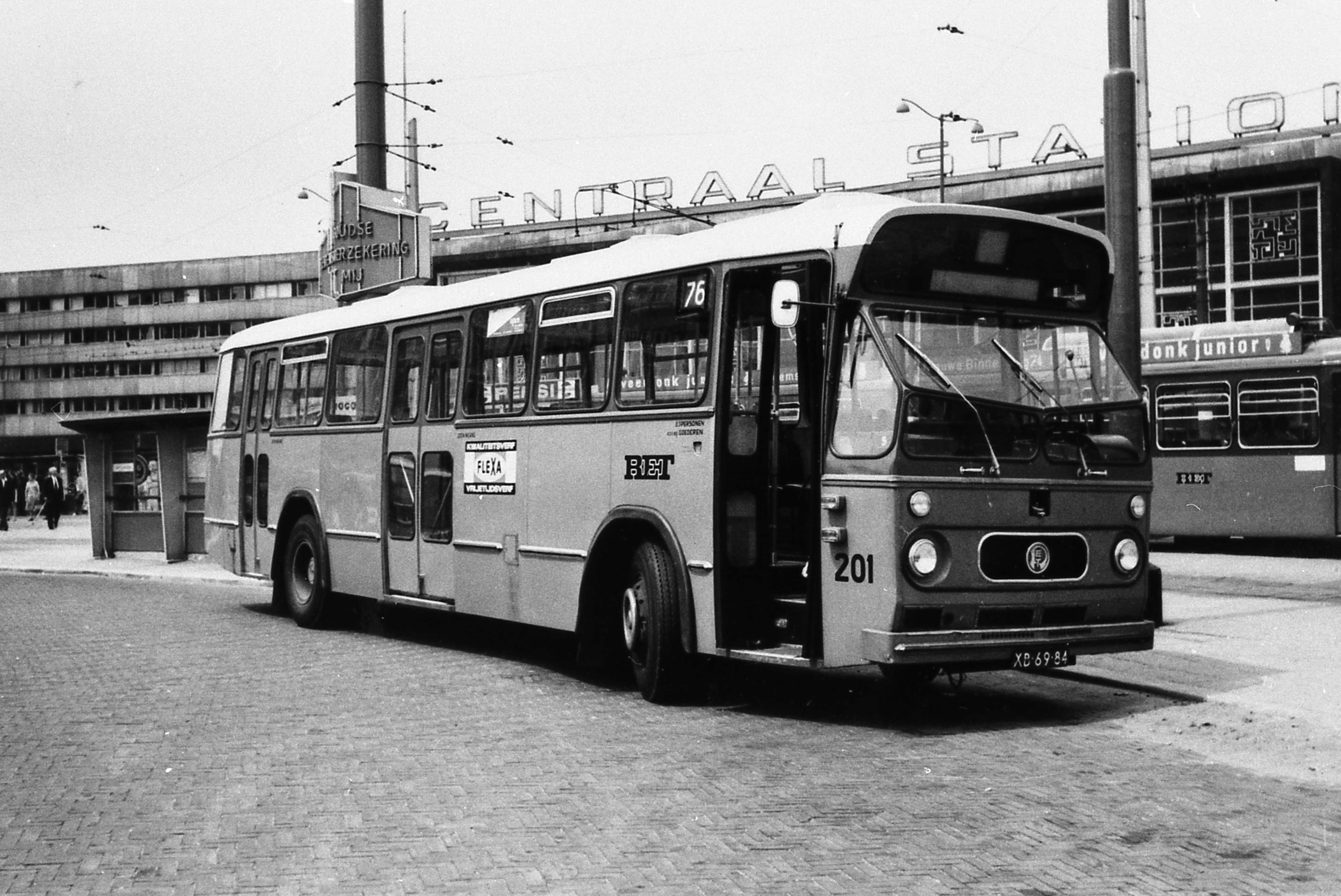 201 09 Leyland Panther  a