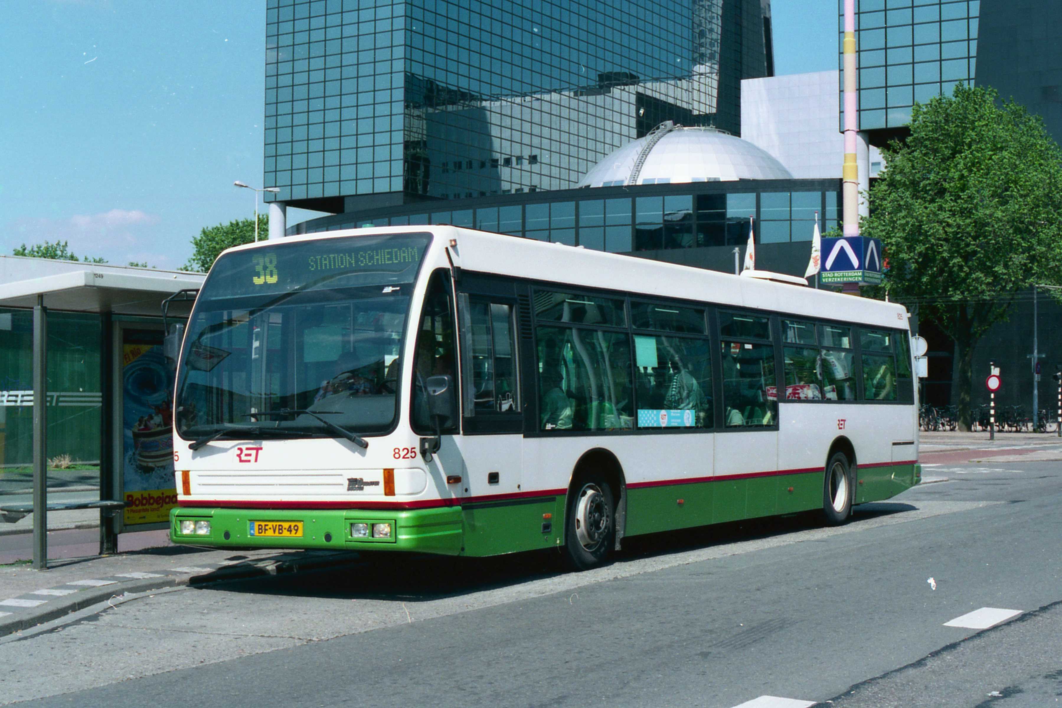 825 1 DAF Den Oudsten  a