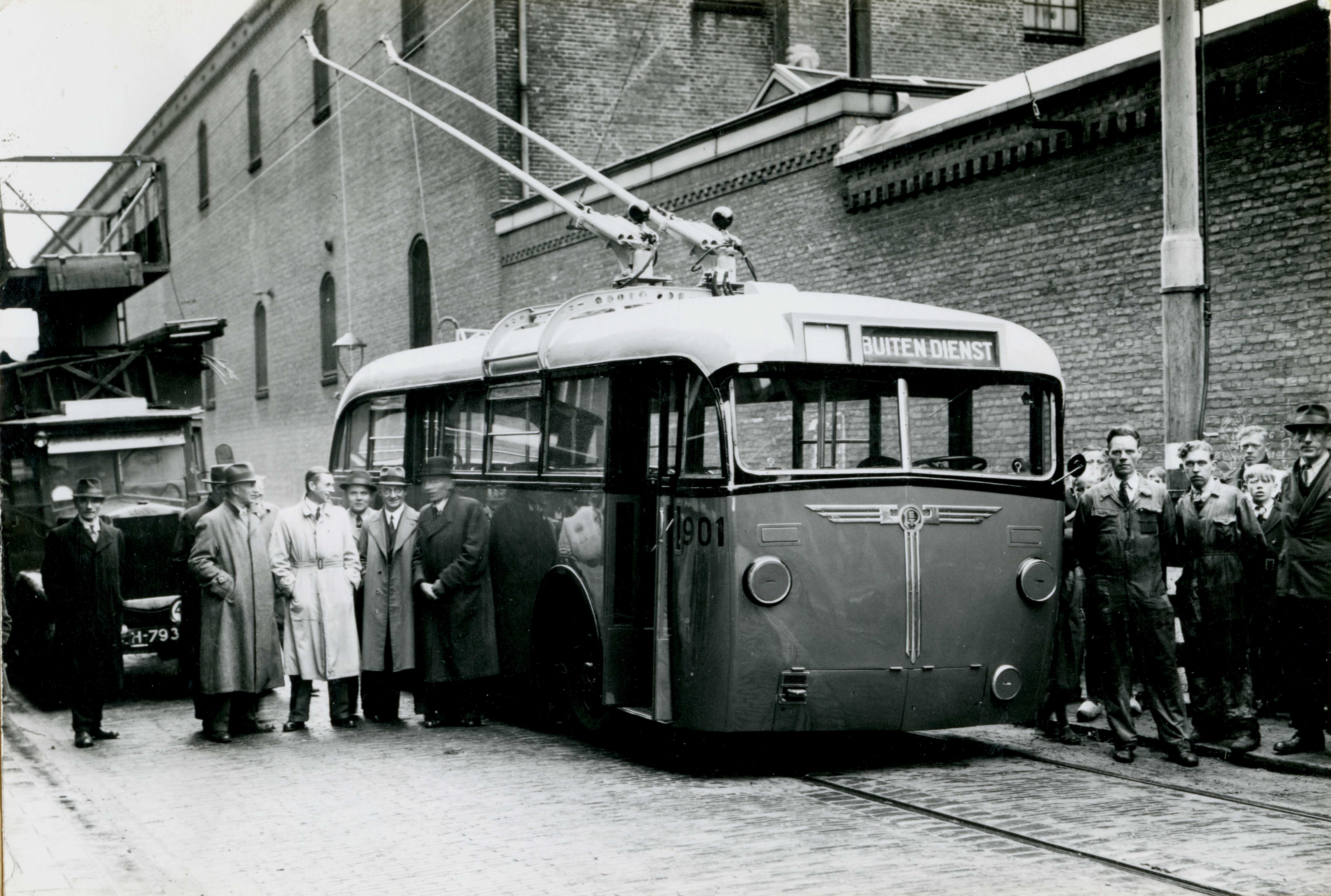 901 5 Saurer Trolley