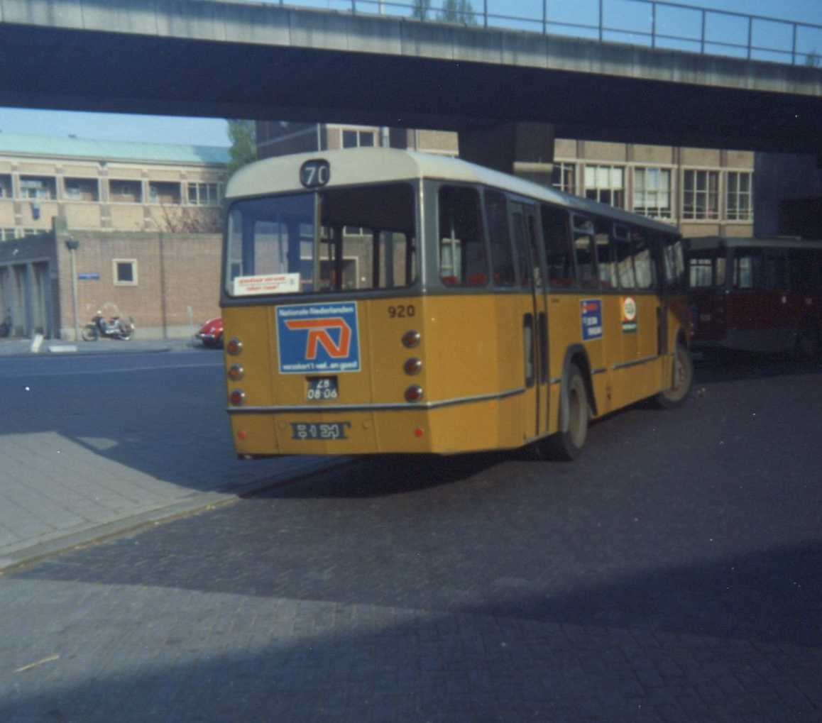 920 4 Leyland Worldmaster Hainje